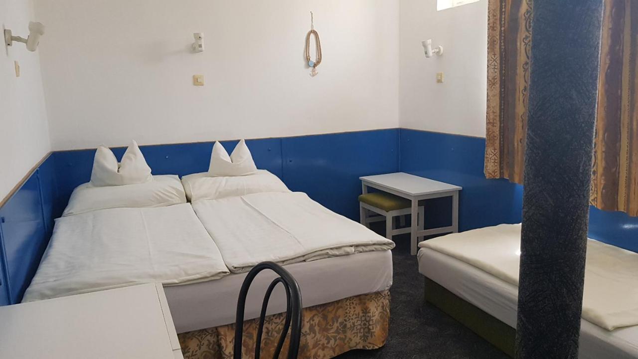 Hotel Amigo Zamárdi エクステリア 写真