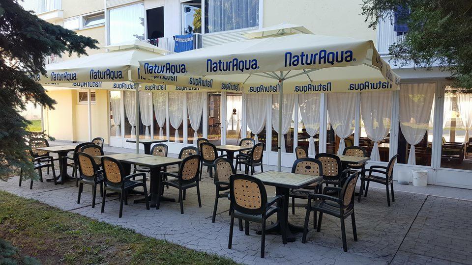 Hotel Amigo Zamárdi エクステリア 写真