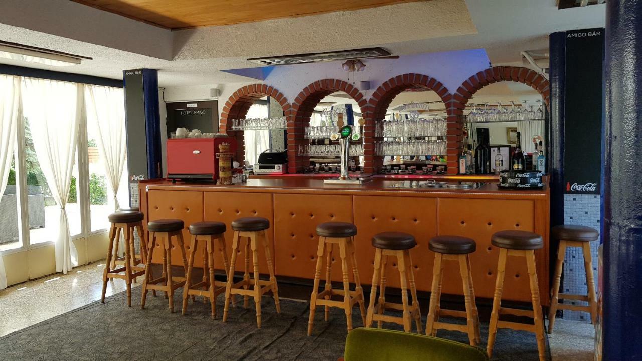 Hotel Amigo Zamárdi エクステリア 写真